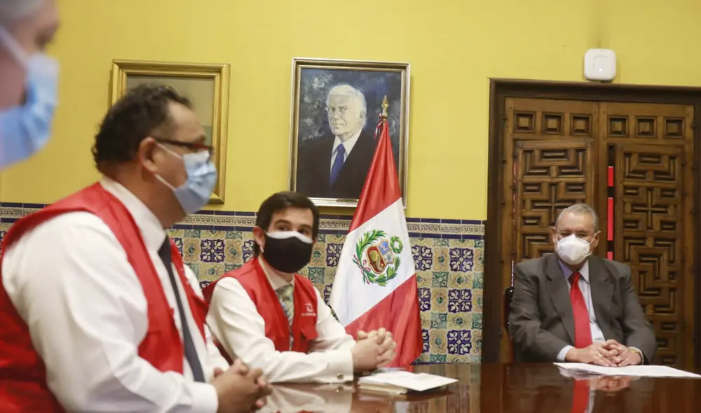 Comisiones de auditores se presentaron ante la Cancillería para recopilar información. Foto: Contraloría