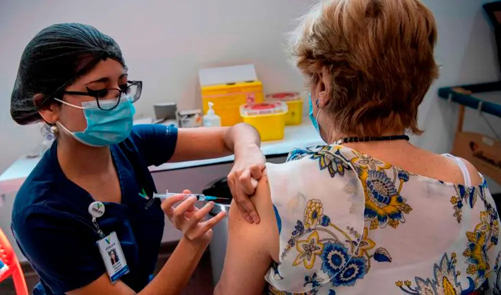 En Chile se ha aprobado las vacunas de Pfizer, AtraZeneca y Sinovac. Foto: AFP En Chile se ha aprobado las vacunas de Pfizer, AtraZeneca y Sinovac. Foto: AFP