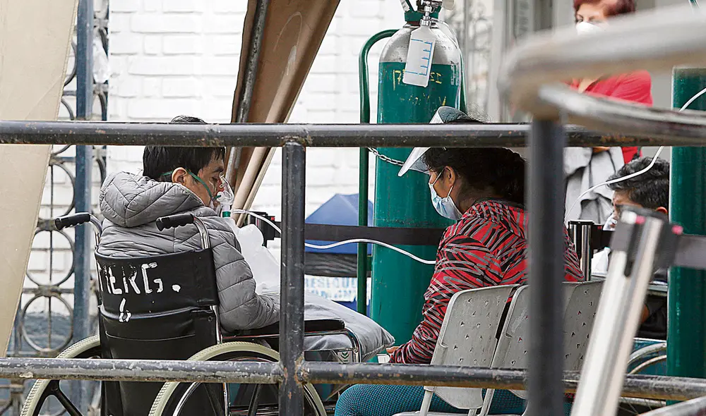 Grave. Médicos alertan de que muchos pacientes se atienden en casa por la crisis en hospitales. Foto: difusión