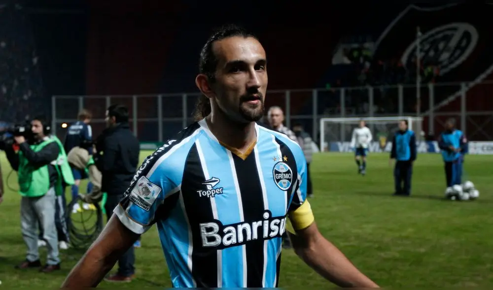 Hernán Barcos vistió la camiseta de Gremio donde anotó un total de 23 goles. Foto: EFE
