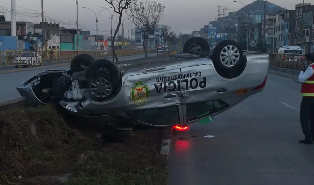 Patrulla de la comisaría de Independencia terminó volcada tras el accidente. Foto: Municipalidad de Independencia Patrulla de la comisaría de Independencia terminó volcada tras el accidente. Foto: Municipalidad de Independencia