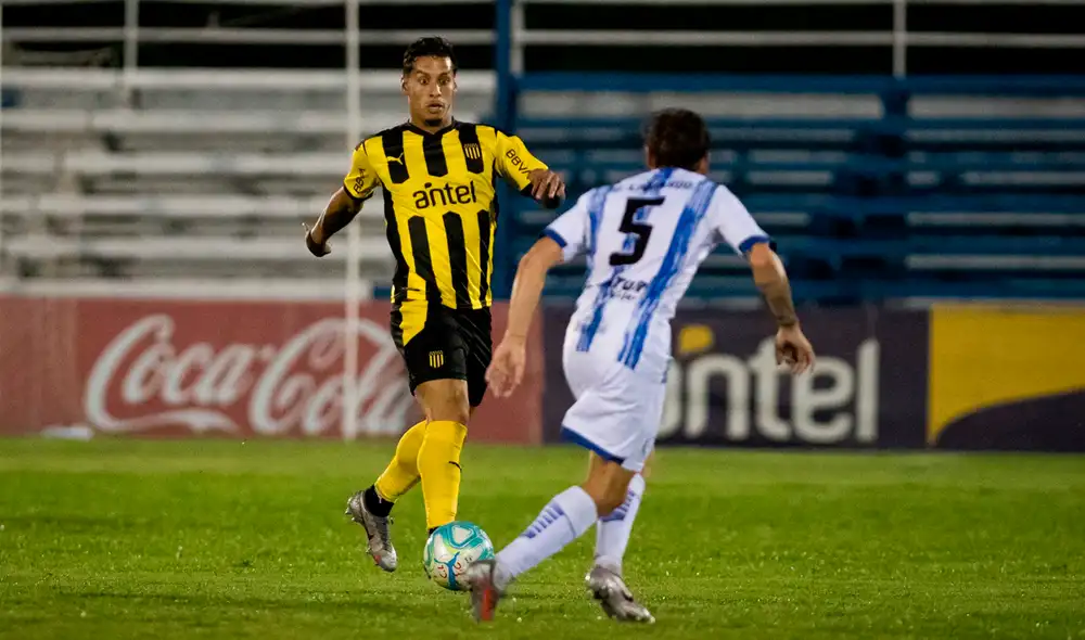 Peñarol y Cerro Largo se enfrentaron en la octava fecha del Campeonato uruguayo. Foto: Twitter