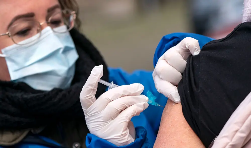 Casi 63 millones de personas han sido vacunadas contra el coronavirus en las Américas y el Caribe en los últimos dos meses. Foto: AFP Casi 63 millones de personas han sido vacunadas contra el coronavirus en las Américas y el Caribe en los últimos dos meses. Foto: AFP