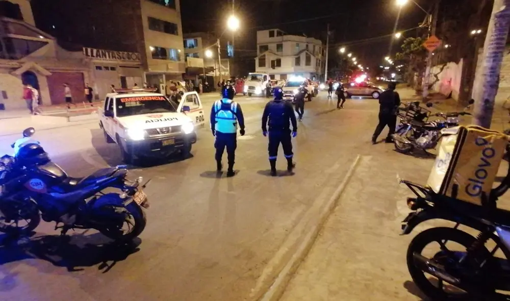 Personal de la Policía Nacional y expertos en criminalística se hicieron presente en el lugar. Foto: URPI / GLR