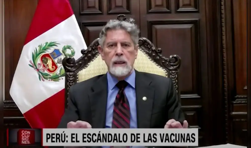 El jefe de Estado negó haberse inoculado en secreto junto a los demás exfuncionarios. Foto: captura video CNN Youtube