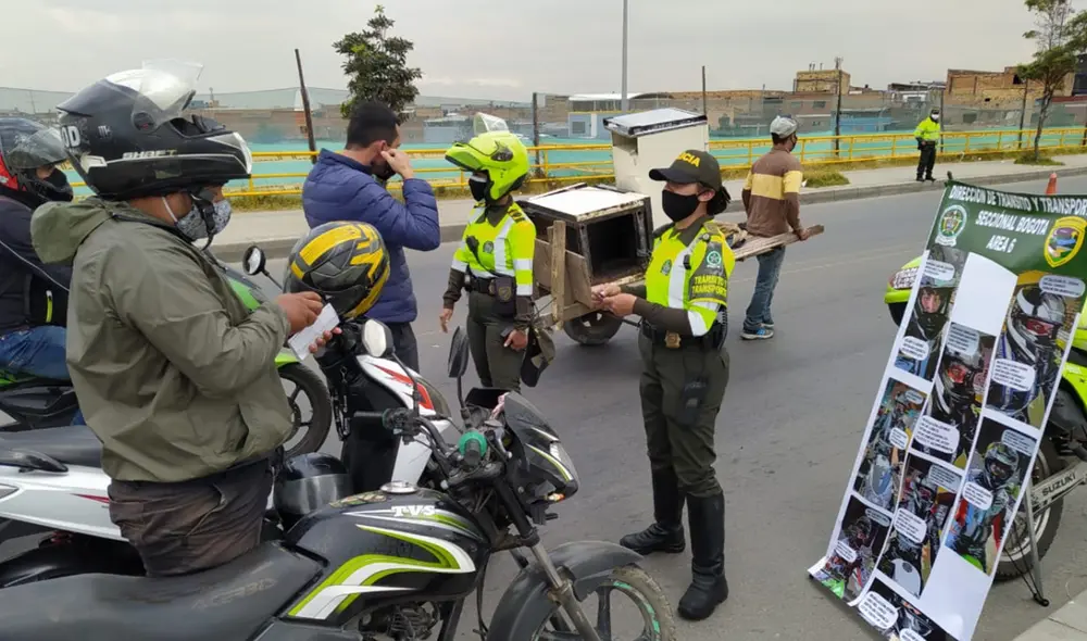 Pico y cédula hoy viernes 19 de febrero en las principales ciudades colombianas. Foto: Twitter / Policía de Tránsito de Bogotá Pico y cédula hoy viernes 19 de febrero en las principales ciudades colombianas. Foto: Twitter / Policía de Tránsito de Bogotá