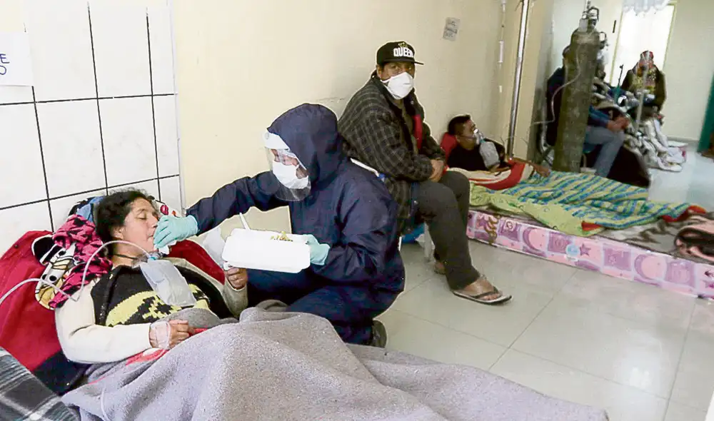 En crisis. Los hospitales públicos (como el de Huánuco, en la foto) están colapsados y la posibilidad de que el sector privado reciba pacientes ahora es nula. Foto: difusión En crisis. Los hospitales públicos (como el de Huánuco, en la foto) están colapsados y la posibilidad de que el sector privado reciba pacientes ahora es nula. Foto: difusión