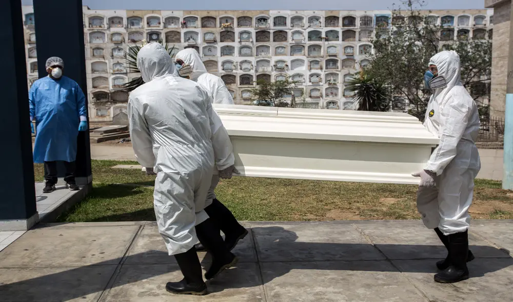 Ministro Ugarte indicó que en la capital ya se superó el pico máximo de muertes de la primera ola. Foto: La República