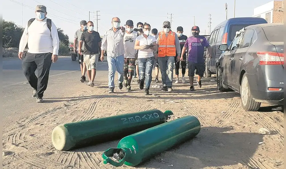 Ayer se reportó que revendedores ofrecen el balón de oxígeno a S/3.200, y en la planta solo está 150 soles. Foto: Diana Ormeño/ La República Ayer se reportó que revendedores ofrecen el balón de oxígeno a S/3.200, y en la planta solo está 150 soles. Foto: Diana Ormeño/ La República