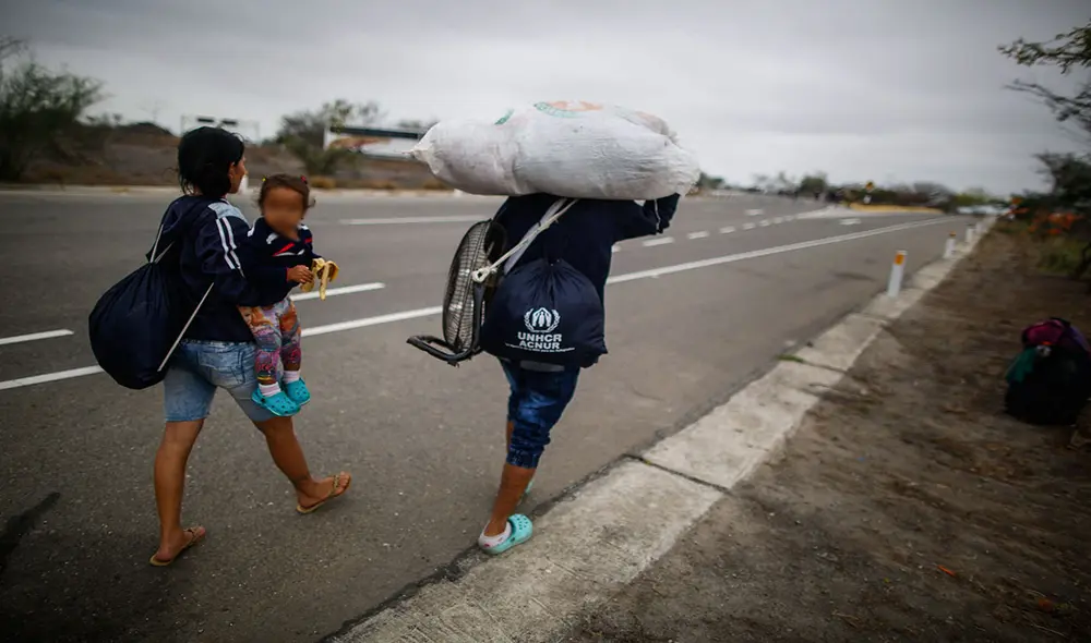Gran cantidad de personas refugiadas y migrantes, provenientes de Venezuela, llegan a Colombia, Ecuador y Perú, entre otros países, al huir de la enorme crisis de su país. Foto: AFP