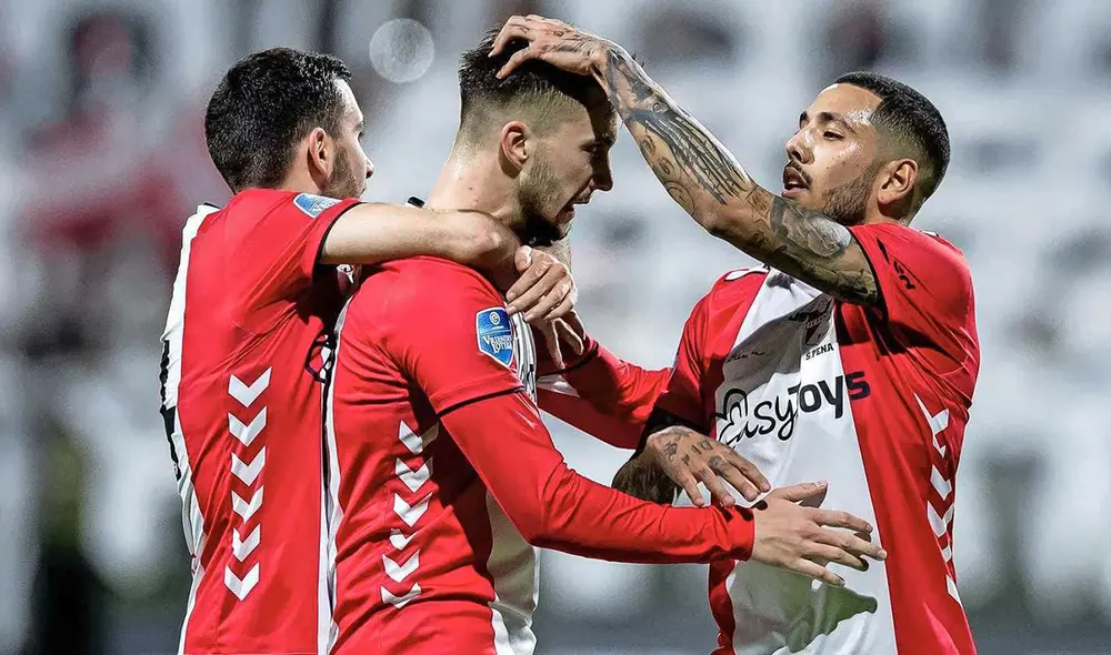 Pese al triunfo, el equipo de los peruanos es colero absoluto del torneo. Foto: FC Emmen Pese al triunfo, el equipo de los peruanos es colero absoluto del torneo. Foto: FC Emmen