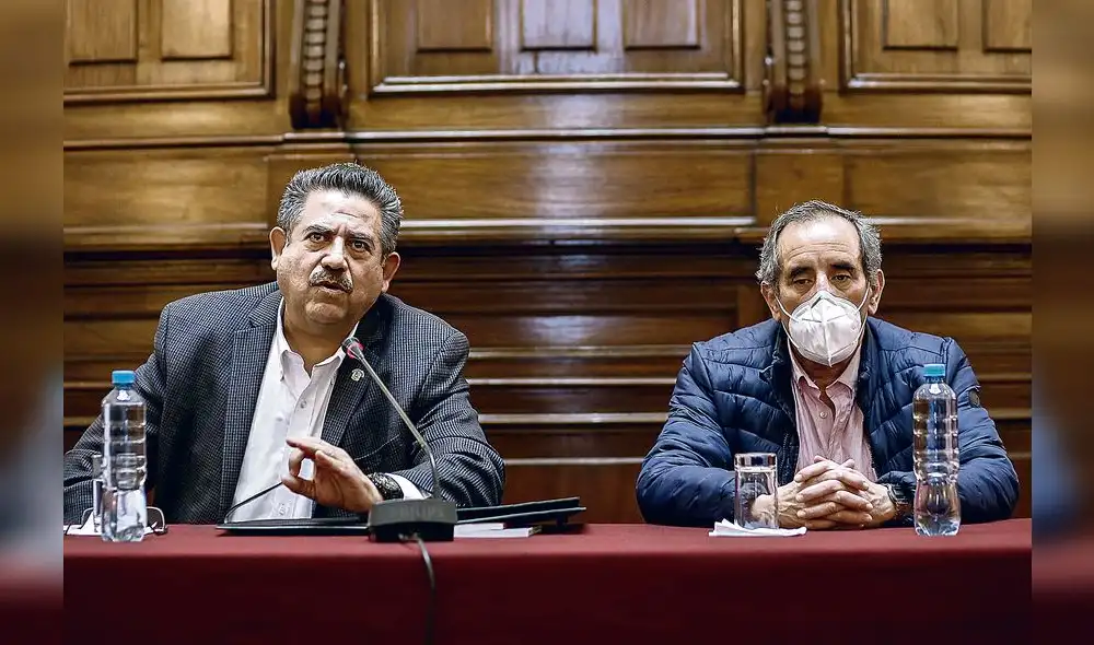 Merino y Burga. Plantearon moción, pero no explicaron la viabilidad técnica de la prueba. Foto: Antonio Melgarejo/ La República