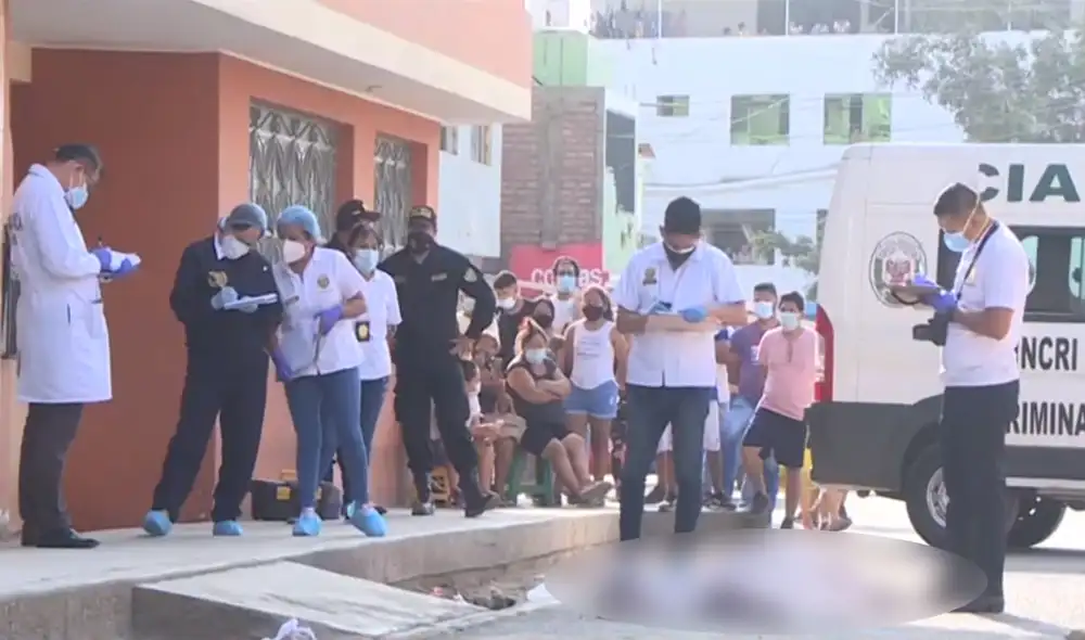Peritos de la Policía llegaron al lugar para iniciar las investigaciones. Foto: captura de Latina Noticias