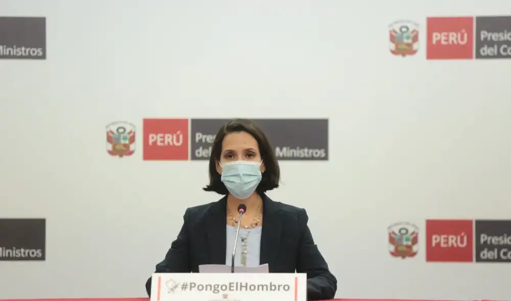 Claudia Cornejo, ministra de Comercio Exterior y Turismo, señaló que al día de hoy hay casi 180000 personas vacunadas. Foto: PCM.