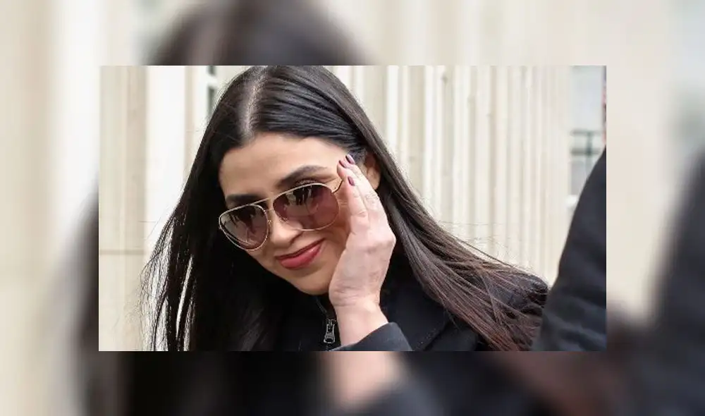 Emma Coronel Aispuro, esposa de Joaquín El Chapo Guzmán sale de la Corte Federal de los Estados Unidos. Foto: AFP