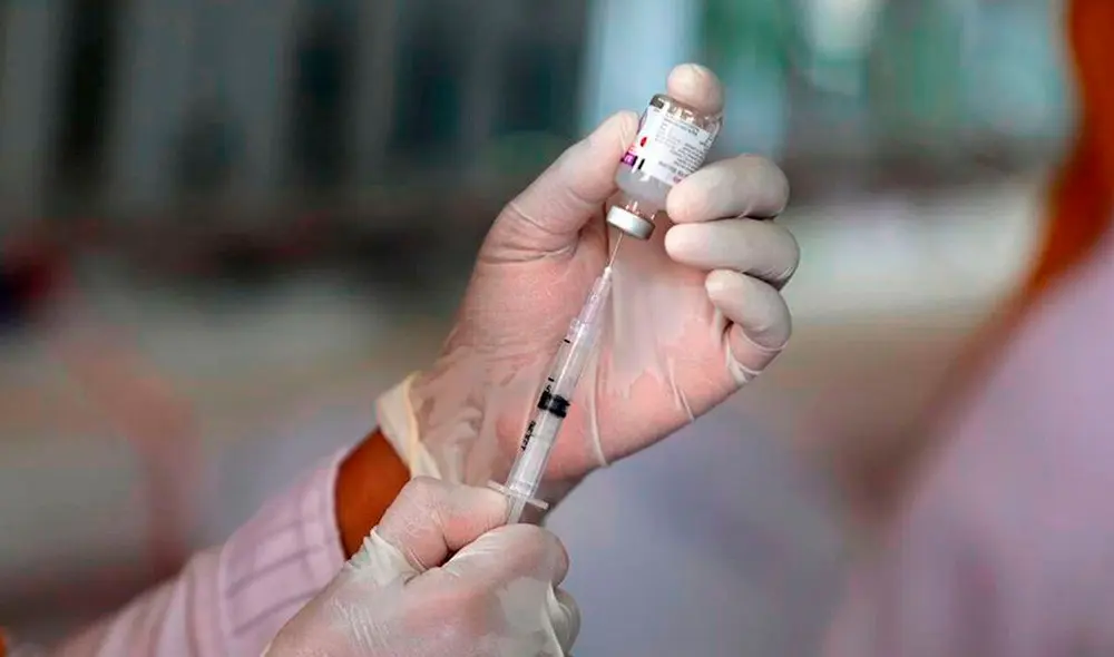 El Gobierno también informó que 4.600 dosis de Pfizer arribarán entre marzo y abril. Foto: EFE