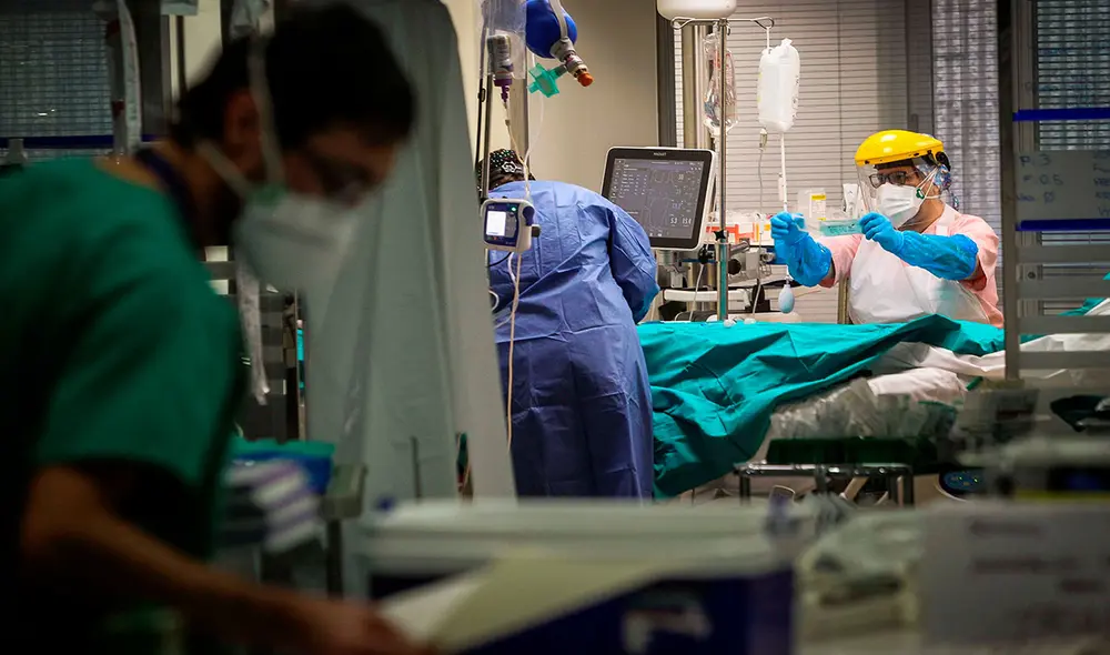 España suma más de tres millones de contagios de coronavirus y lleva varias semanas de vacunación contra la COVID-19. Foto: EFE
