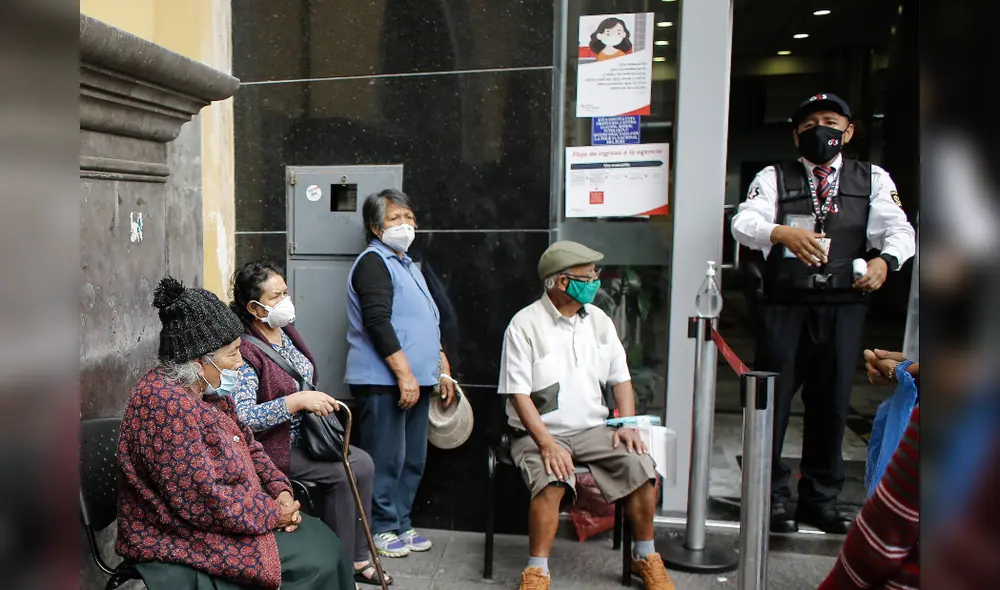 Existen cuatro grupos con fecha establecida para la entrega del Bono 600 soles. Foto: La República/Antonio Melgarejo Yaranga Existen cuatro grupos con fecha establecida para la entrega del Bono 600 soles. Foto: La República/Antonio Melgarejo Yaranga