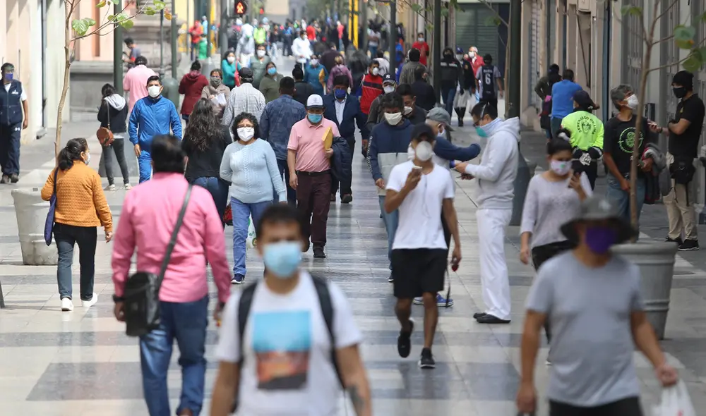Gobierno insta a la ciudadanía a seguir con las medidas de prevención frente a los contagios, como el uso de mascarillas y la distancia social. Foto: La República