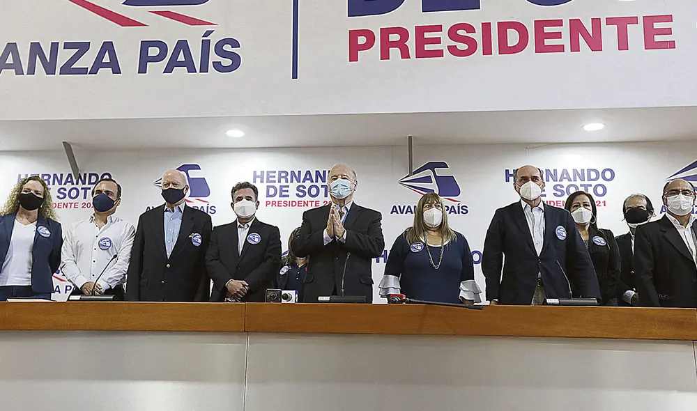 Propuesta: Economista presenta 'gabinete de oposición'. Foto: Jorge Cerdán/La República Propuesta: Economista presenta 'gabinete de oposición'. Foto: Jorge Cerdán/La República