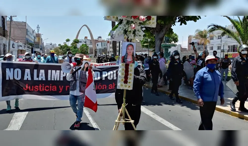 Colectivos piden justicia y la captura de policía sospechoso de su feminicidio. Foto: La República.