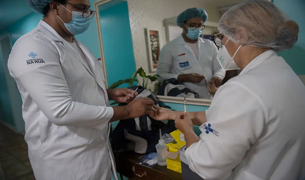 Brasil espera haber inoculado contra la COVID-19 a la mitad de la población para mitad de año. Foto: AFP Brasil espera haber inoculado contra la COVID-19 a la mitad de la población para mitad de año. Foto: AFP