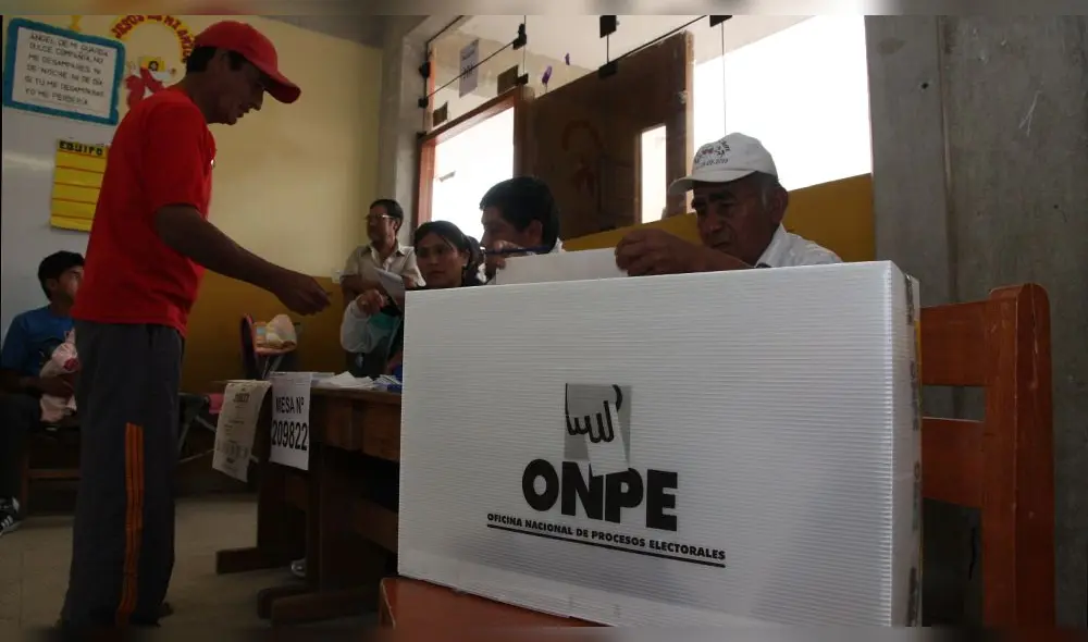 Locales de votación tendrán solo una mesa de sufragio por aula. Foto: La República