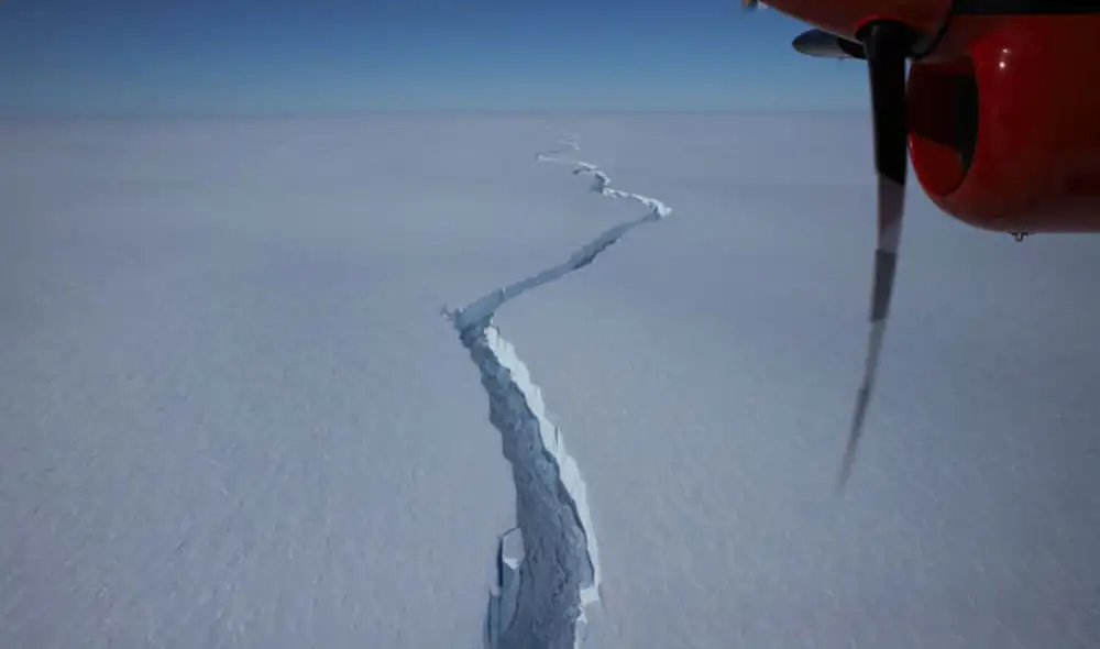 Parte de la zona donde se separa el gigantesco iceberg de la Antártida. Foto: BAS Parte de la zona donde se separa el gigantesco iceberg de la Antártida. Foto: BAS
