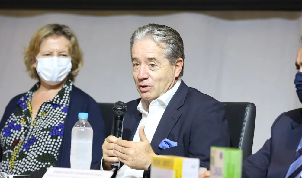 El caso estalló luego de que se publicara que familiares del ministro habían sido vacunados de manera irregular contra la COVID-19 a finales de enero. Foto: Twitter / Juan Carlos Zevallos El caso estalló luego de que se publicara que familiares del ministro habían sido vacunados de manera irregular contra la COVID-19 a finales de enero. Foto: Twitter / Juan Carlos Zevallos