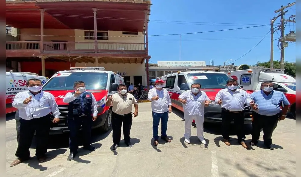 Donan ambulancias para centros de salud. Foto: La República. Donan ambulancias para centros de salud. Foto: La República.