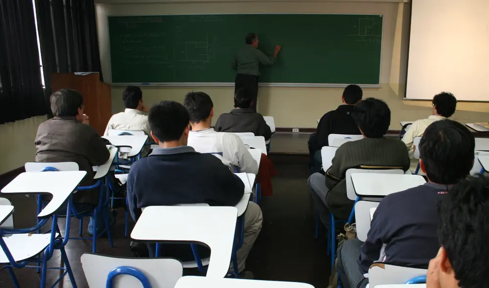 Según Minedu, en el 2020 el 18% de alumnos dejó sus estudios superiores. Foto: La República