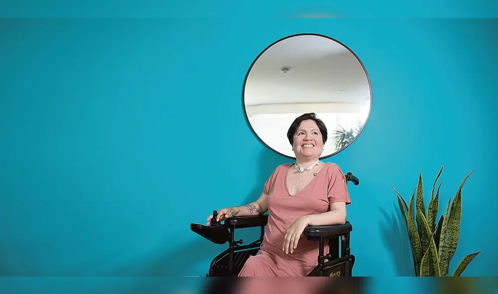 Luchadora. Ana Estrada saludó el falló que reconoce su derecho a elegir con libertad sobre su cuerpo y su vida. Dedicó el veredicto de primera instancia a todas las mujeres que sufren. Foto: Antonio Melgarejo/ La República
ANA ESTRADA
ANA BUSCA LA MUERTE DIGNA
ACTIVISTA POR LA EUTANASIA
PSICOLOGA ANA ESTRADA
POLIMIOSITIS