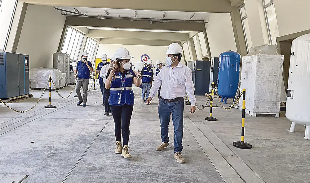 Producción. Elizabeth Chahuares Arpasi, directora del proyecto Oxigena 47, recibió al congresista Leonardo Inga. En los próximos días será citada al Congreso. Foto: Difusión Producción. Elizabeth Chahuares Arpasi, directora del proyecto Oxigena 47, recibió al congresista Leonardo Inga. En los próximos días será citada al Congreso. Foto: Difusión