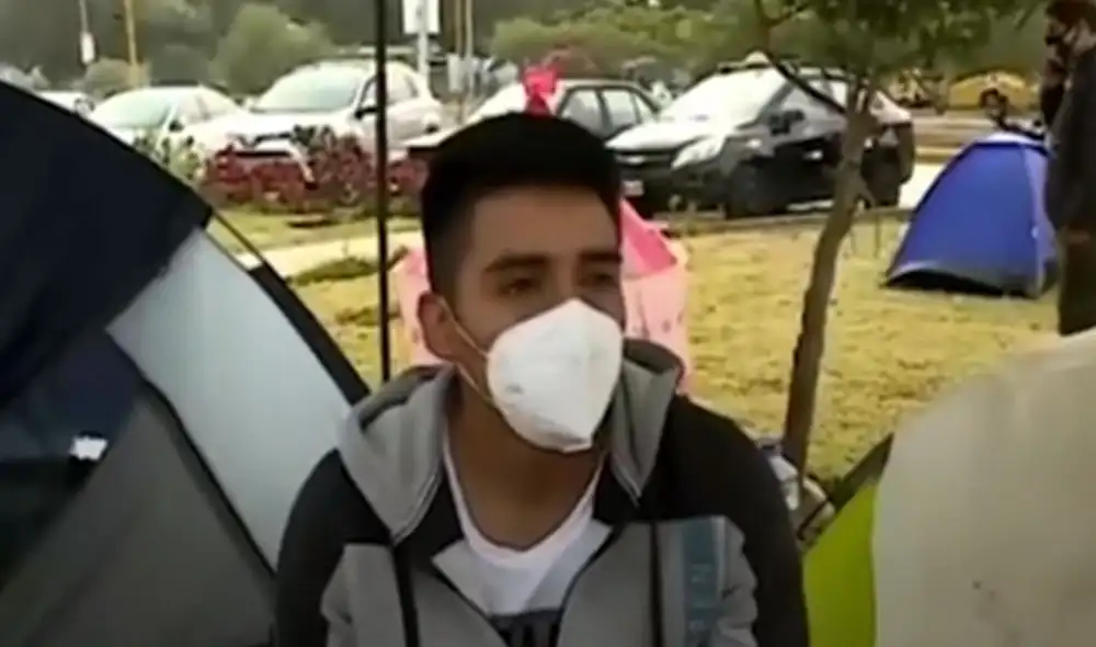Joven mencionó que muchas personas aún esperan saber información sobre sus familiares internados en el Hospital de VES. Foto: captura de América Joven mencionó que muchas personas aún esperan saber información sobre sus familiares internados en el Hospital de VES. Foto: captura de América