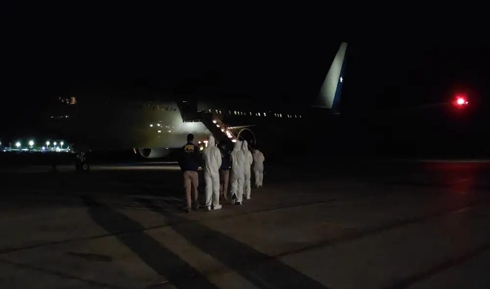El viernes realizaron un segundo operativo de deportación de extranjeros. Foto: Fuerza Aérea de Chile