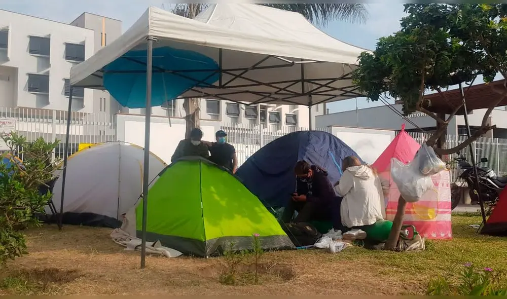 Personas piden mayor empatía por parte del cuerpo médico. Foto: Maria Pía Ponce / URPI / GLR Personas piden mayor empatía por parte del cuerpo médico. Foto: Maria Pía Ponce / URPI / GLR