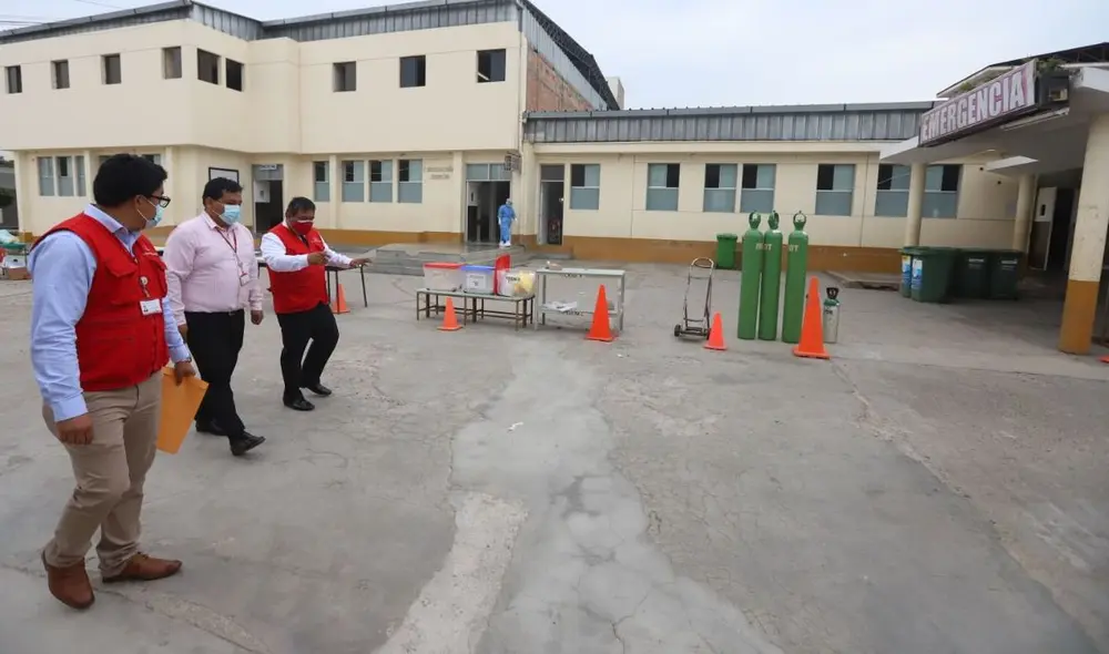 El informe fue comunicado al director del hospital para que tome medidas correctivas a observaciones. Foto: Prensa Contraloría El informe fue comunicado al director del hospital para que tome medidas correctivas a observaciones. Foto: Prensa Contraloría