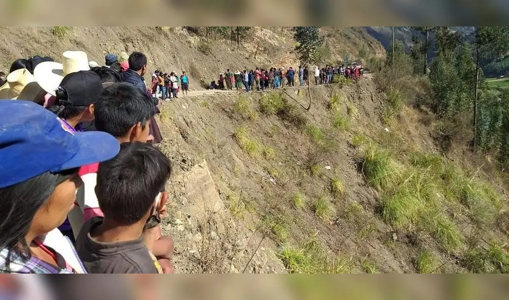 Pobladores de la zona ayudaron en las labores de rescate de los heridos. Foto: cortesía Pobladores de la zona ayudaron en las labores de rescate de los heridos. Foto: cortesía