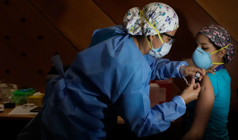 450 personas del sector salud serán inmunizados hoy, 2 de marzo, en el Hospital del Niño. Foto: Jorge Cerdán / La República