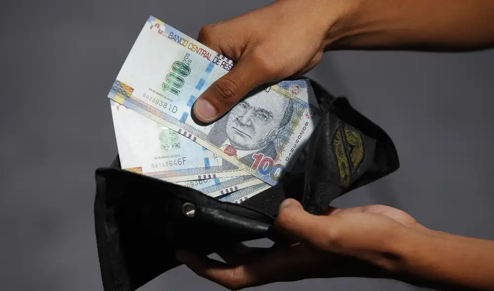 Experto en finanzas, Jorge Carrillo, recomienda hacer uso razonable de las utilidades y de ser posible ahorrar o invertir. Foto: La República Experto en finanzas, Jorge Carrillo, recomienda hacer uso razonable de las utilidades y de ser posible ahorrar o invertir. Foto: La República