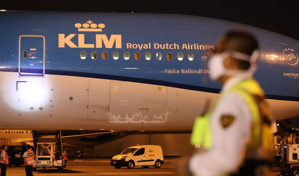 Vuelo de KLM llegó con vacunas de Pfizer al Perú. Foto: Juan Pablo Azabache / PCM Vuelo de KLM llegó con vacunas de Pfizer al Perú. Foto: Juan Pablo Azabache / PCM