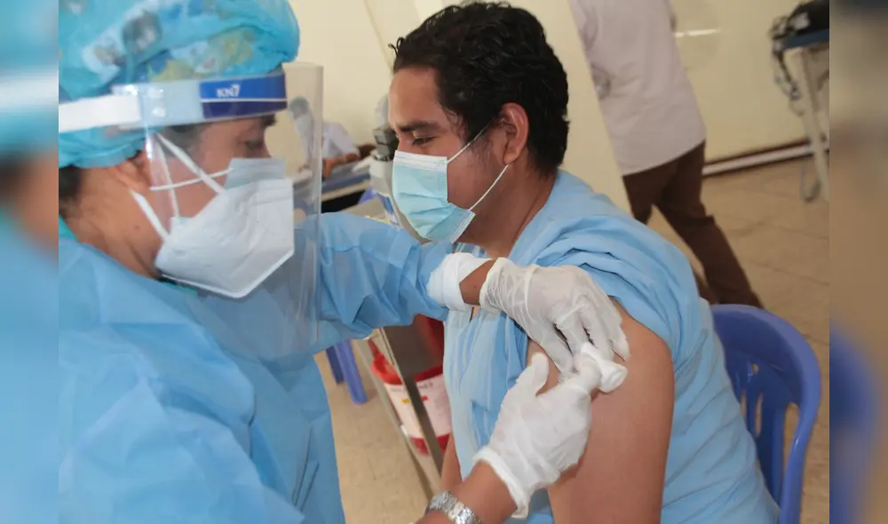 El personal médico de EsSalud actualmente está recibiendo la vacuna contra el coronavirus. Foto: La República/Reneyro Guerra El personal médico de EsSalud actualmente está recibiendo la vacuna contra el coronavirus. Foto: La República/Reneyro Guerra