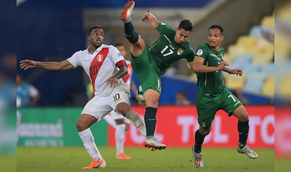 Perú y Bolivia se verán las caras el próximo jueves 25 de marzo en el Estadio Hernando Siles de La Paz. Foto: AFP/Carl De Souza