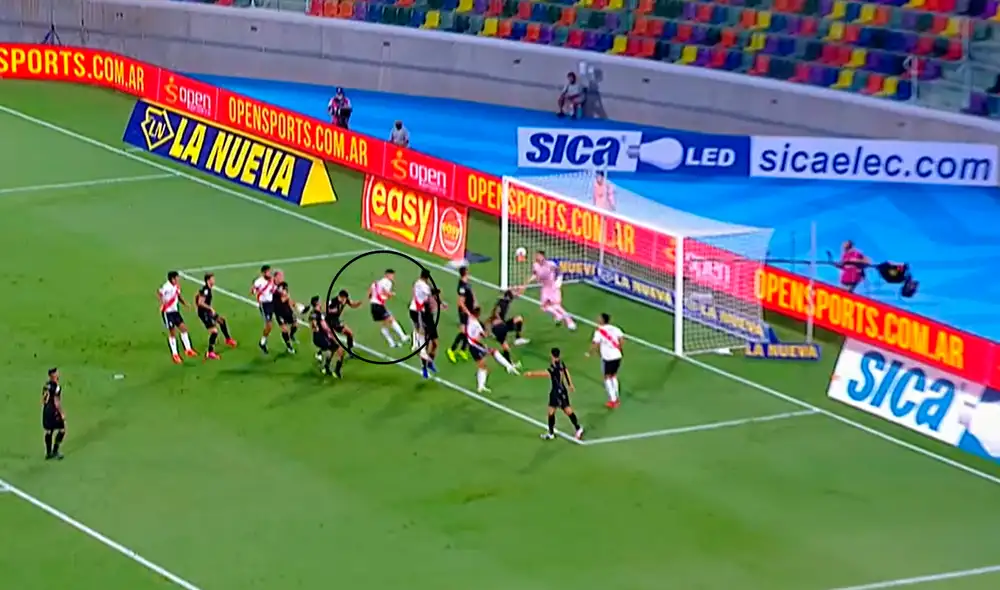Rafael Borré abrió el marcador a favor de River Plate ante Racing en la Supercopa de Argentina. Foto: captura de ESPN Rafael Borré abrió el marcador a favor de River Plate ante Racing en la Supercopa de Argentina. Foto: captura de ESPN