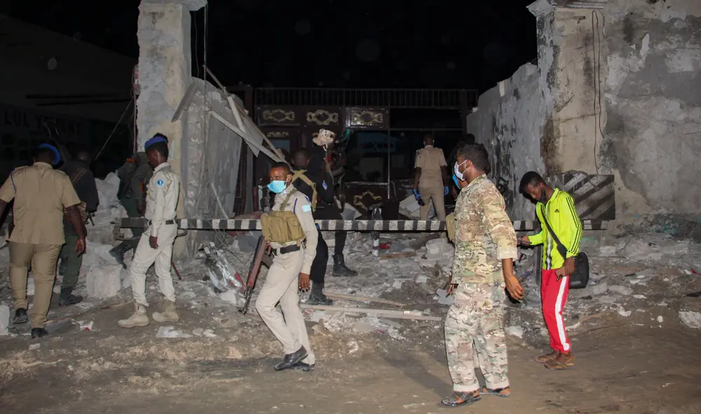 Fuerzas gubernamentales investigan el ataque. Al Shabab fue expulsado de Mogadiscio en 2011, pero aún controla varias zonas del país. Foto: EFE