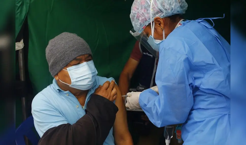 Los adultos mayores forman parte de la primera fase de vacunación contra la COVID-19. Foto: La República/Carlos Contreras Merino