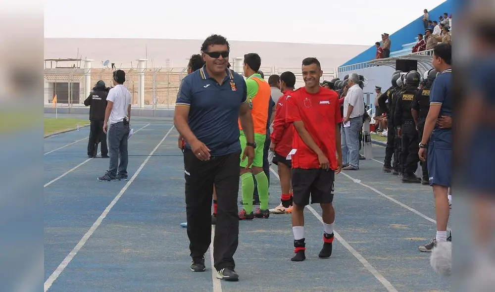 Miguel Miranda rumbo a camerinos luego de lograr el campeonato de las reservas con FBC Melgar en 2014. Foto: Jorge Jiménez Miguel Miranda rumbo a camerinos luego de lograr el campeonato de las reservas con FBC Melgar en 2014. Foto: Jorge Jiménez