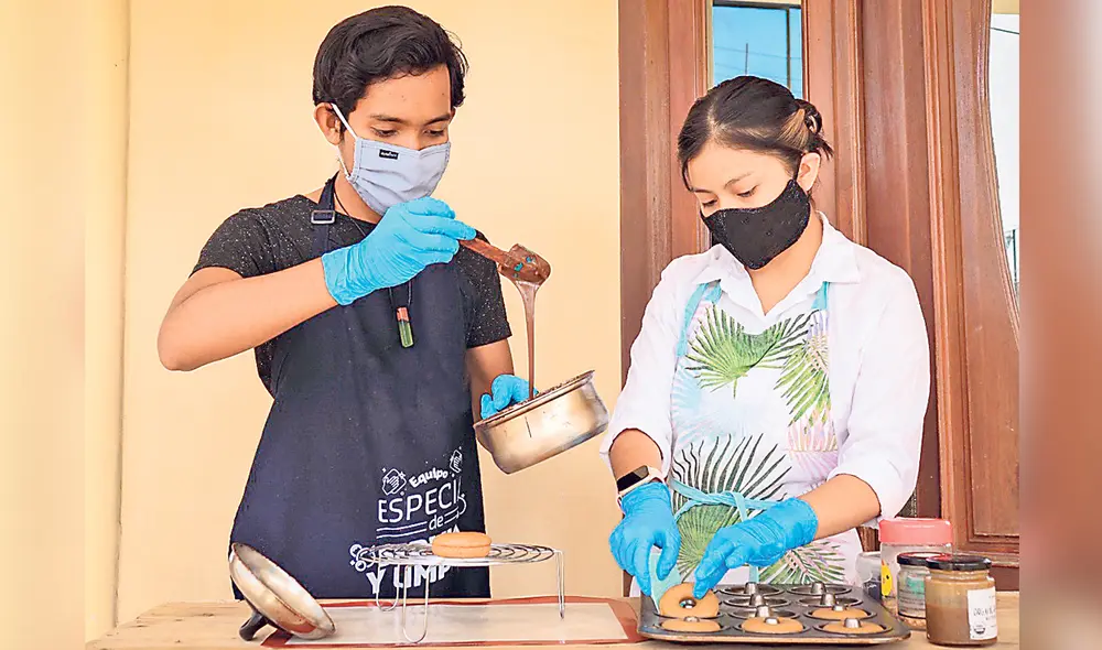 Delicia vegana. Daniel Chávez y Shanelle Gamarra, dos hijos de Ventanilla que encontraron en la repostería su fuente de ingresos. Foto: La Guarida Verde Delicia vegana. Daniel Chávez y Shanelle Gamarra, dos hijos de Ventanilla que encontraron en la repostería su fuente de ingresos. Foto: La Guarida Verde