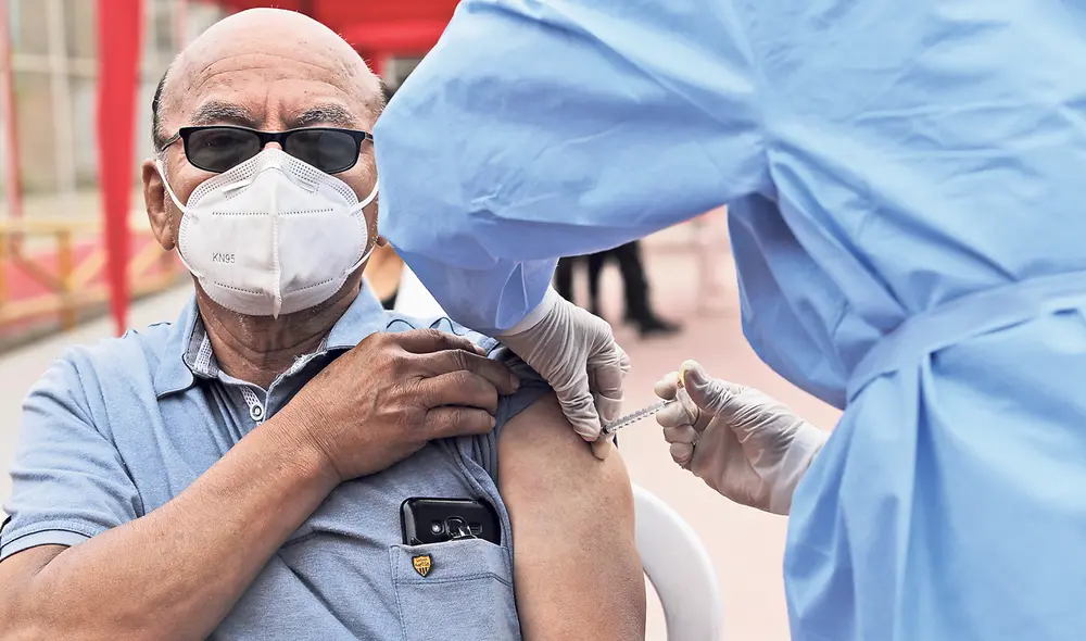 Vulnerables. Casi el 70% de fallecidos por COVID-19 son adultos mayores. Urge protegerlos. Foto: Jorge Cerdán/La República Vulnerables. Casi el 70% de fallecidos por COVID-19 son adultos mayores. Urge protegerlos. Foto: Jorge Cerdán/La República