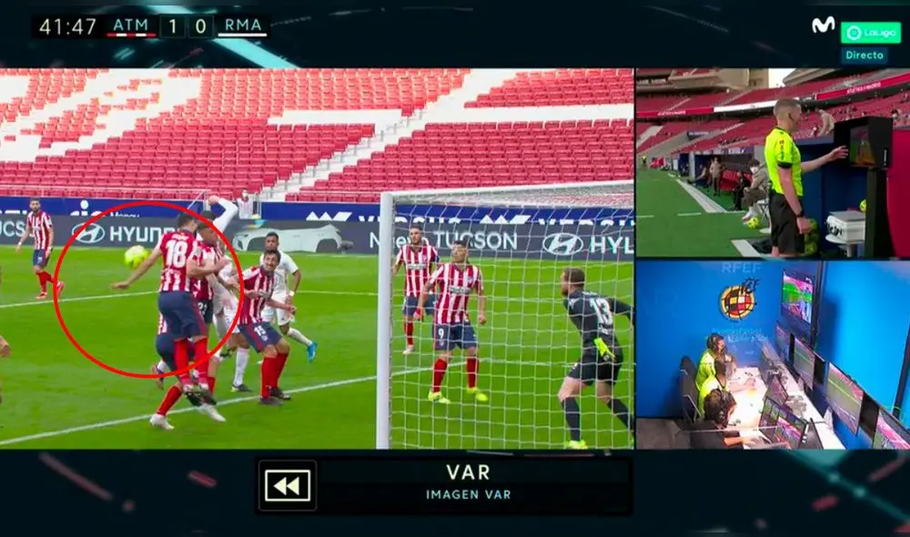 El balón cayó en la mano de Felipe pero el árbitro no cobró penal. Foto: captura/DIRECTV Sports